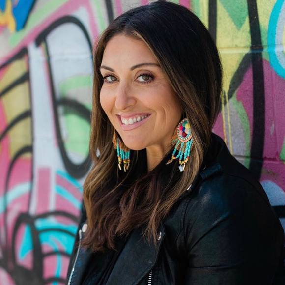 Meet your Posher, Lisa - Picture 1 of 1